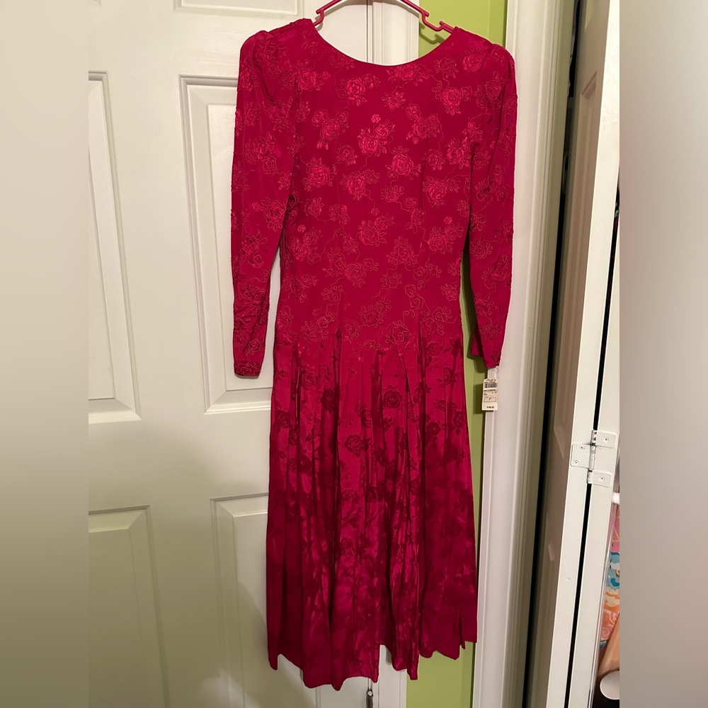 NWT Vintage 80s Muse’s Hot Pink Long Sleeve Dress Floral Embroider Detail Size 6